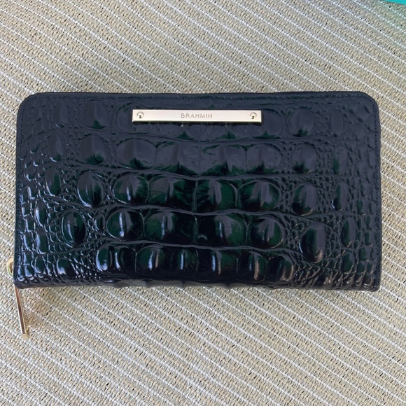 BRAHMIN Black Leather Wallet - Croc embossed. Gold zippers and Brahmin logo - Picture 1 of 13